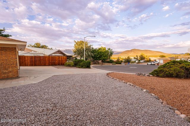 1724 Salinas Drive, Las Cruces, NM 88011