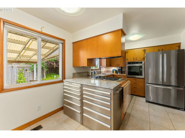 3431 Ne 132nd Ave, Portland, OR 97230
