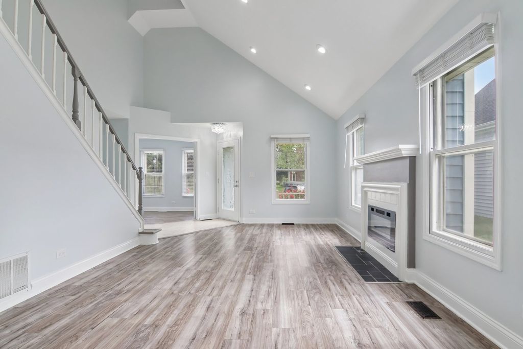 552 Delmar Court, Elk Grove Village, IL 60007 — photo 5