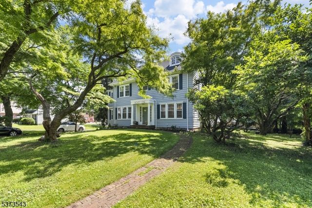 81 Eastwood St, East Orange City, NJ 07017