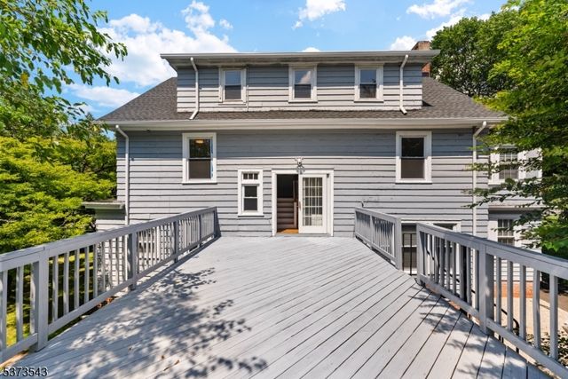 81 Eastwood St, East Orange City, NJ 07017