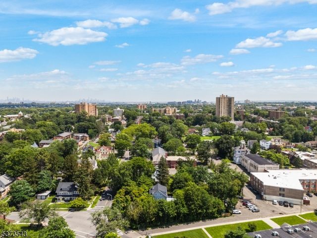 81 Eastwood St, East Orange City, NJ 07017