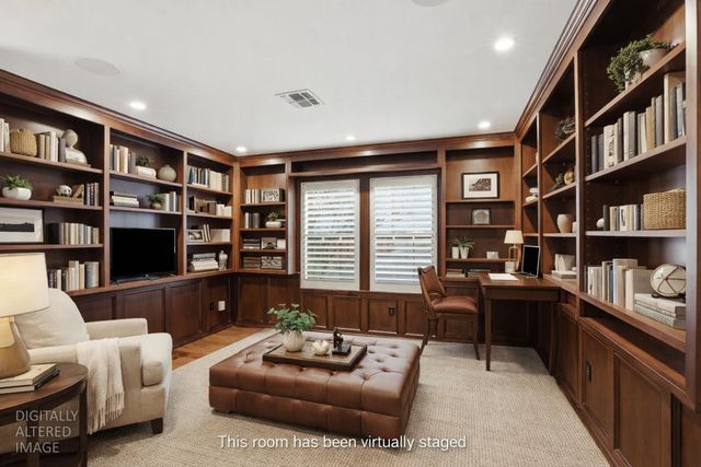 445 Sierra Ln, Sacramento, CA 95864