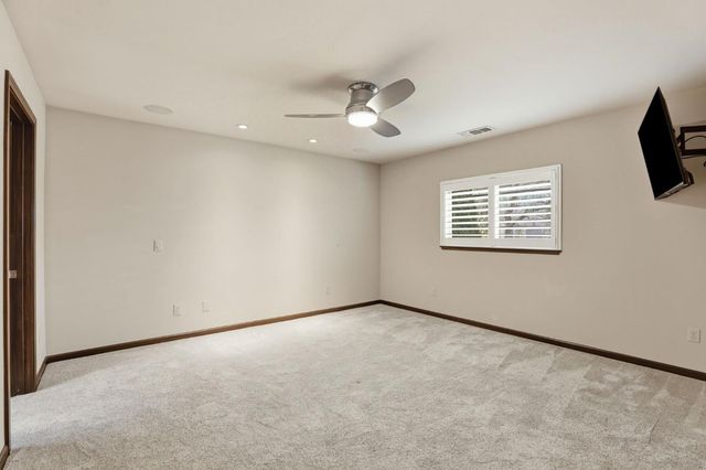 445 Sierra Ln, Sacramento, CA 95864