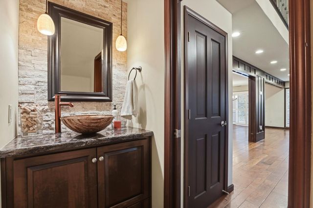 445 Sierra Ln, Sacramento, CA 95864