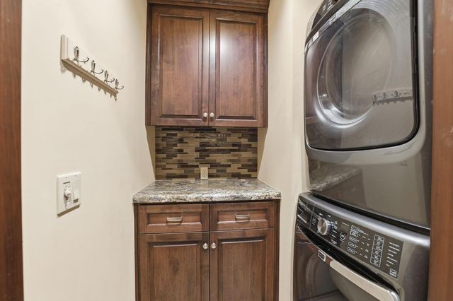 445 Sierra Ln, Sacramento, CA 95864