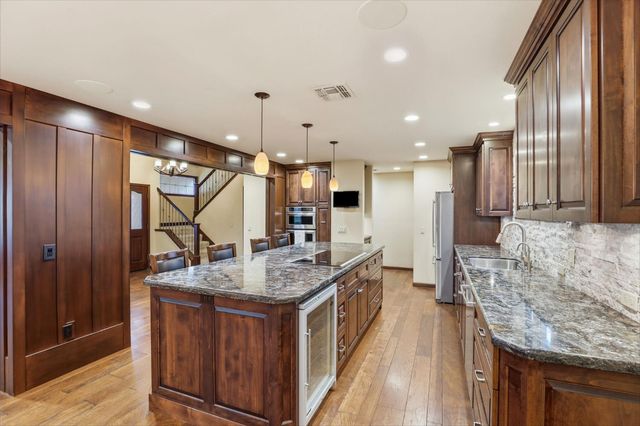 445 Sierra Ln, Sacramento, CA 95864