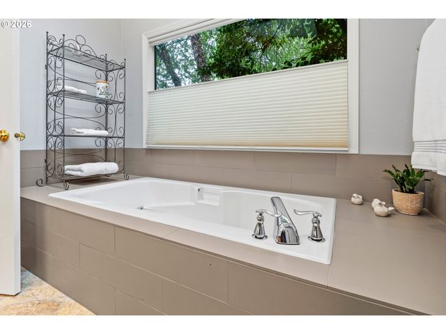 16589 Sw WATERLEAF St, Beaverton, OR 97006