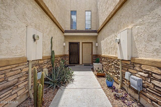 15818 N 25TH Street 113, Phoenix, AZ 85032