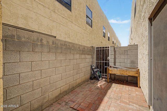 15818 N 25TH Street 113, Phoenix, AZ 85032
