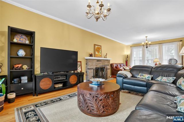 16 Greentree Terrace, Tenafly, NJ 07670