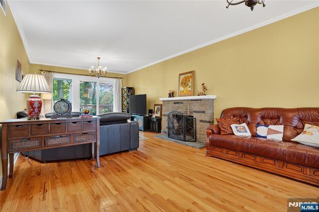 16 Greentree Terrace, Tenafly, NJ 07670