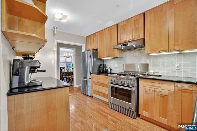 16 Greentree Terrace, Tenafly, NJ 07670