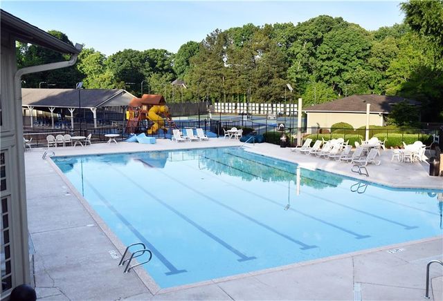 1025 Fairview Club Circle, Dacula, GA 30019