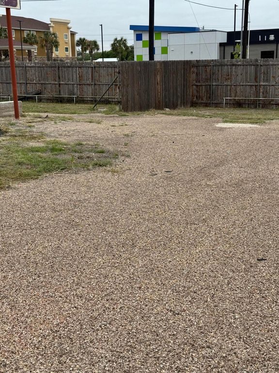 Image 21 of property listing at 1506 N Bryant Boulevard, San Angelo, TX 76903