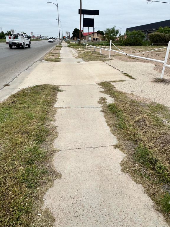 Image 8 of property listing at 1506 N Bryant Boulevard, San Angelo, TX 76903