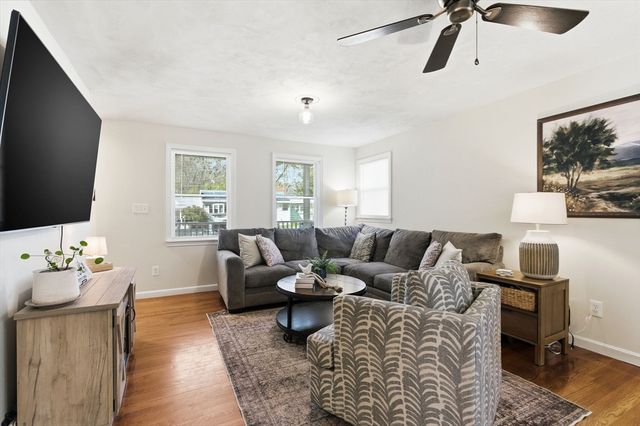 21 Bedford Drive, Grafton, MA 01536