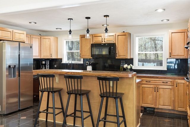 21 Bedford Drive, Grafton, MA 01536