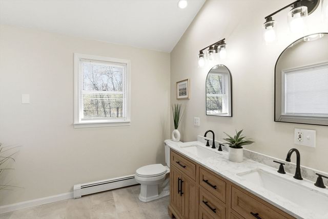 21 Bedford Drive, Grafton, MA 01536