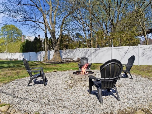 21 Bedford Drive, Grafton, MA 01536