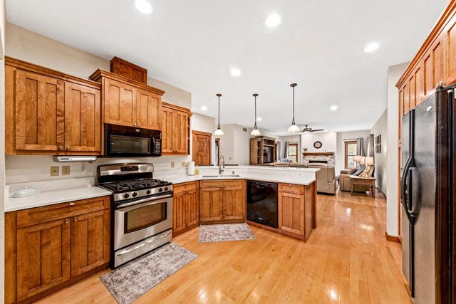 1841 Kissel DRIVE, Hartford, WI 53027