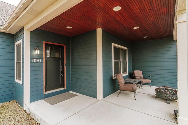 1841 Kissel DRIVE, Hartford, WI 53027