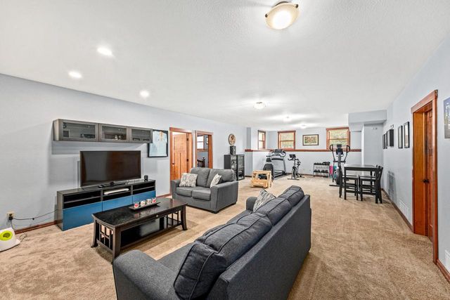 1841 Kissel DRIVE, Hartford, WI 53027