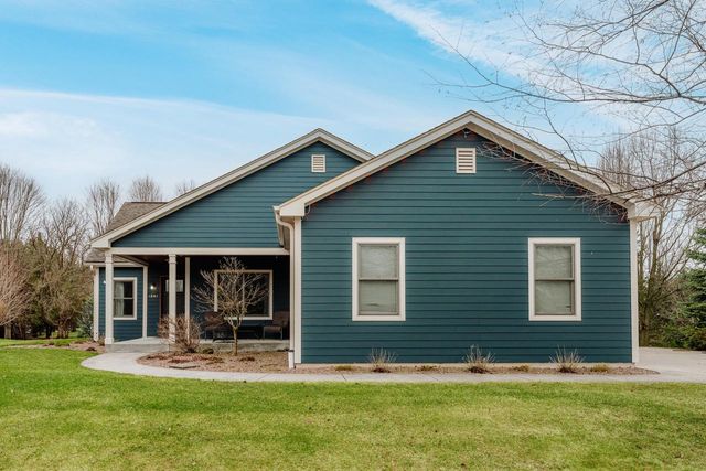 1841 Kissel DRIVE, Hartford, WI 53027