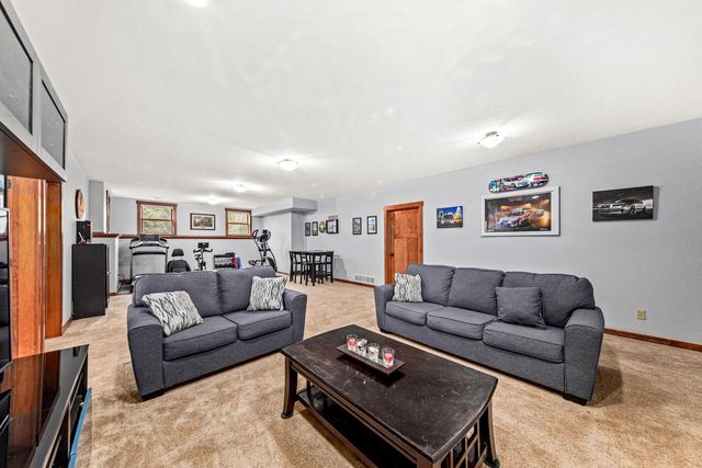 1841 Kissel DRIVE, Hartford, WI 53027