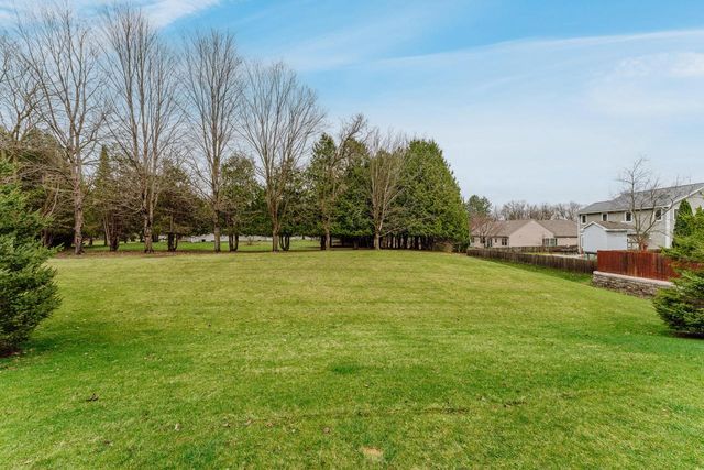 1841 Kissel DRIVE, Hartford, WI 53027