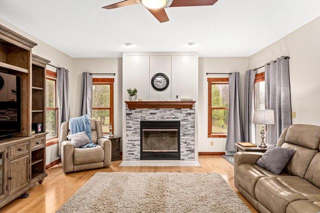 1841 Kissel DRIVE, Hartford, WI 53027