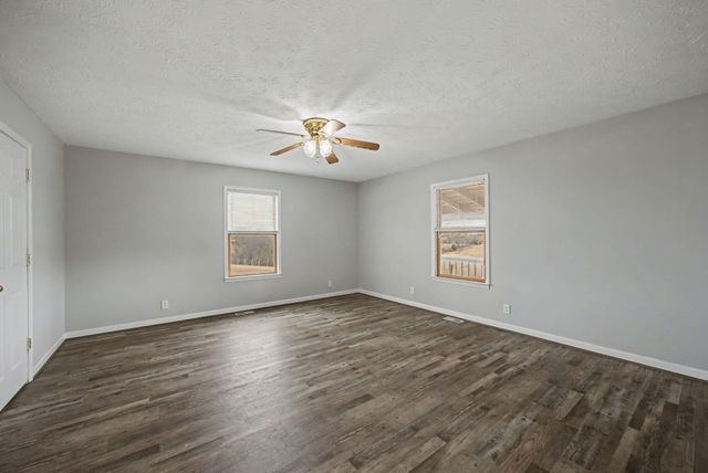 761 College Road, Paris, KY 40361