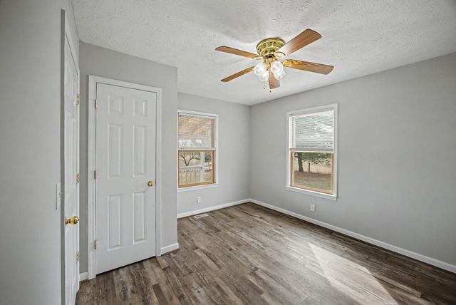 761 College Road, Paris, KY 40361