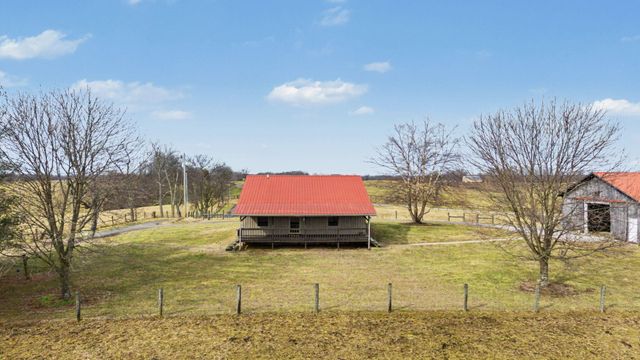 761 College Road, Paris, KY 40361