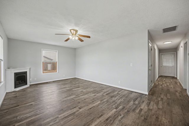 761 College Road, Paris, KY 40361