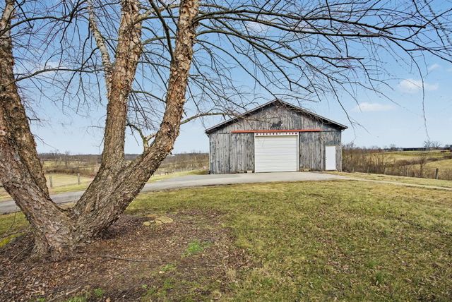 761 College Road, Paris, KY 40361