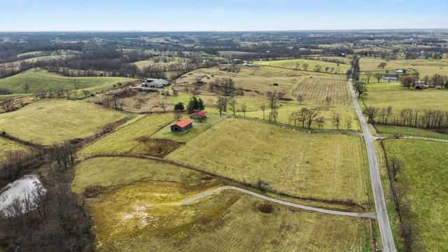 761 College Road, Paris, KY 40361