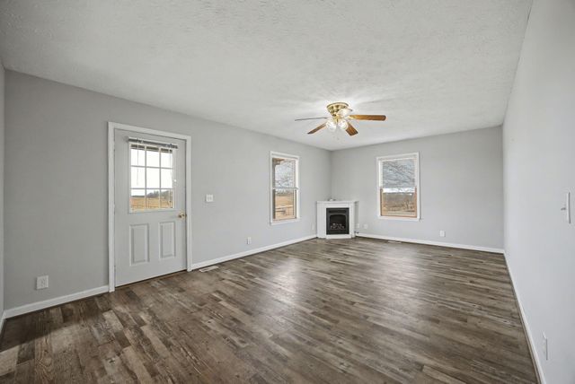 761 College Road, Paris, KY 40361