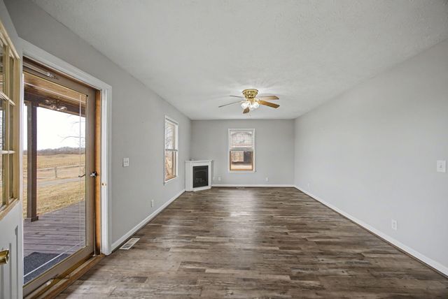 761 College Road, Paris, KY 40361