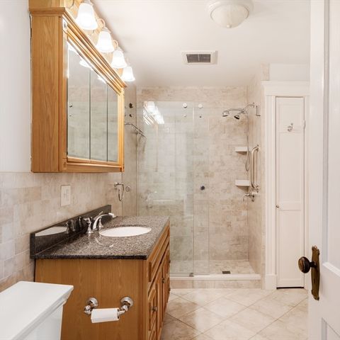 2 Peabody 2, Stoneham, MA 02180