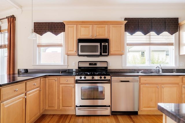 2 Peabody 2, Stoneham, MA 02180