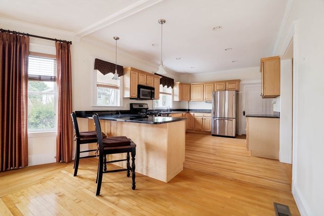 2 Peabody 2, Stoneham, MA 02180