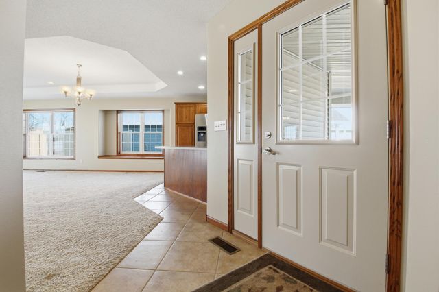 321 15th Avenue NW, Willmar, MN 56201