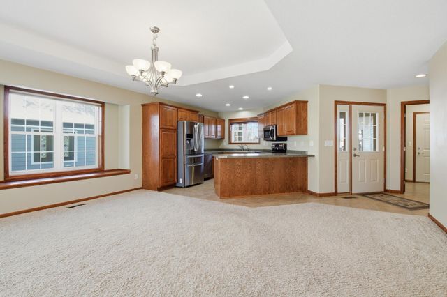 321 15th Avenue NW, Willmar, MN 56201