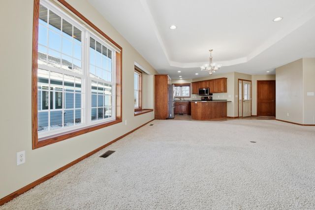 321 15th Avenue NW, Willmar, MN 56201