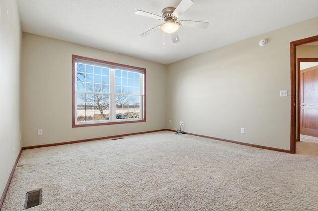 321 15th Avenue NW, Willmar, MN 56201