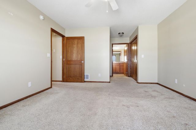 321 15th Avenue NW, Willmar, MN 56201