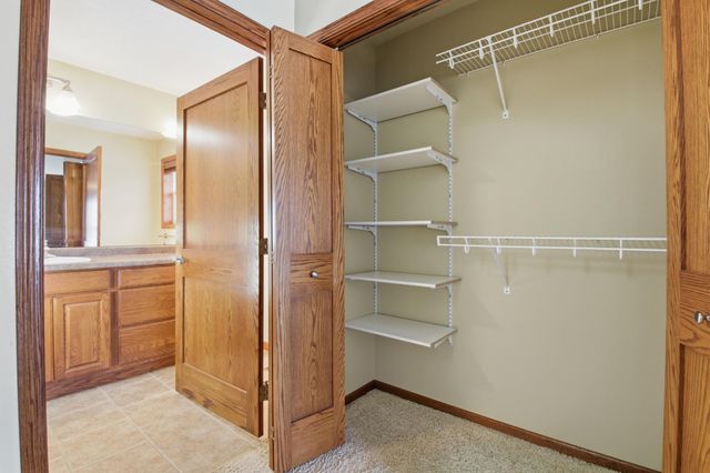 321 15th Avenue NW, Willmar, MN 56201