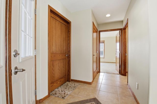 321 15th Avenue NW, Willmar, MN 56201