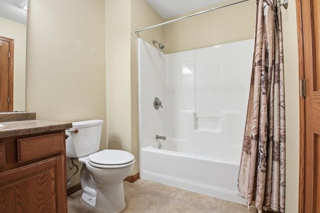 321 15th Avenue NW, Willmar, MN 56201